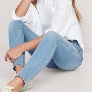 Old Navy women's size 4 super skinny WOW jeggings MEDIUM wash